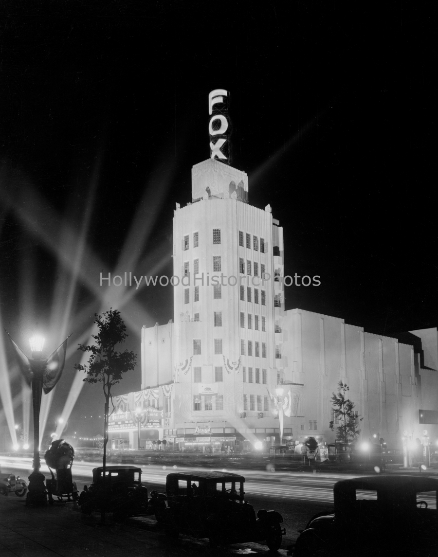 Fox Wilshire Theatre 1931 replace WM.jpg